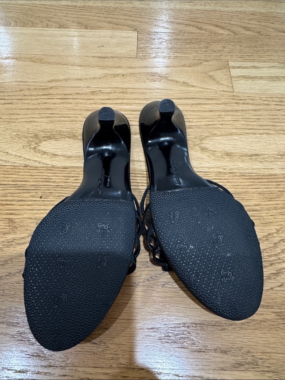 Salvatore Ferragamo Black Vara Bow Strappy Slide Sandals - Picture 2 of 8